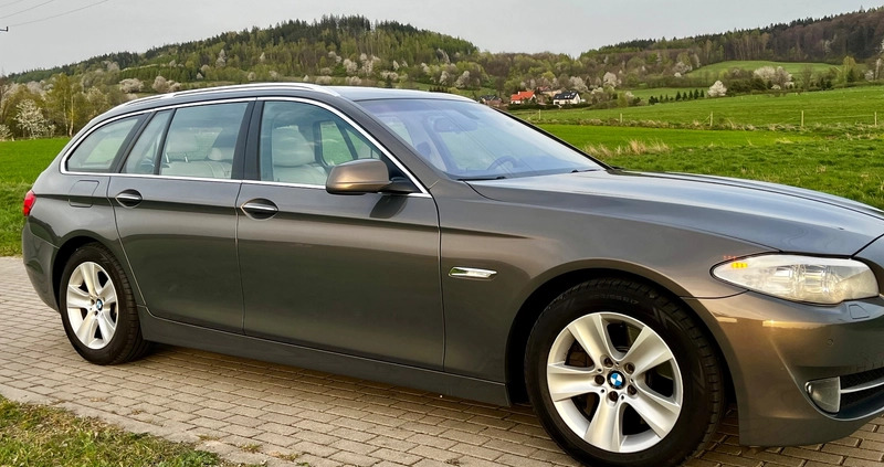 BMW Seria 5 cena 72000 przebieg: 278000, rok produkcji 2013 z Pionki małe 781